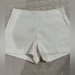 Banana republic, white textured, quilt, pattern shorts, size 8